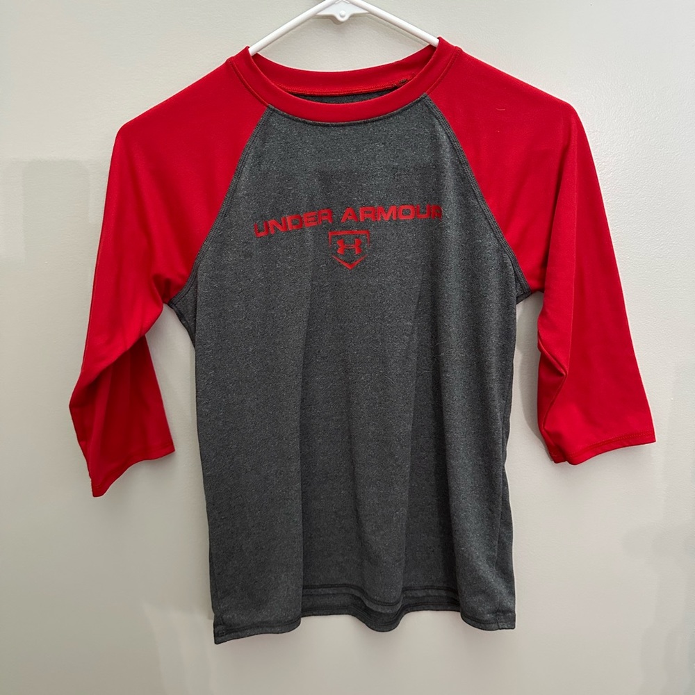 Youth Under Armour t shirt with 3/4 sleeves. Size YLG